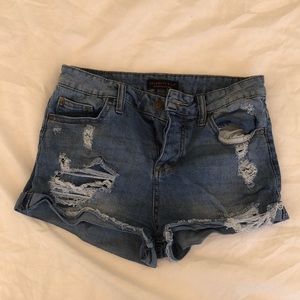 Celebrity pink medium wash jean shorts